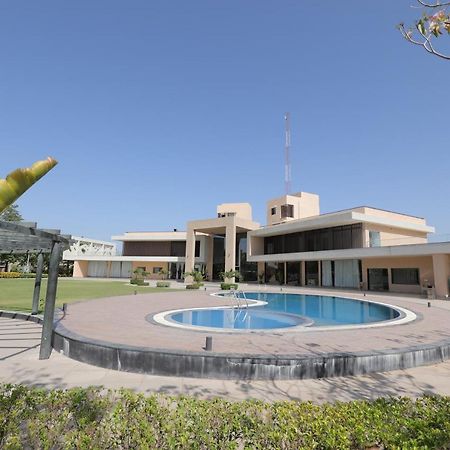 Club Heaven Palanpur Hotel Ngoại thất bức ảnh