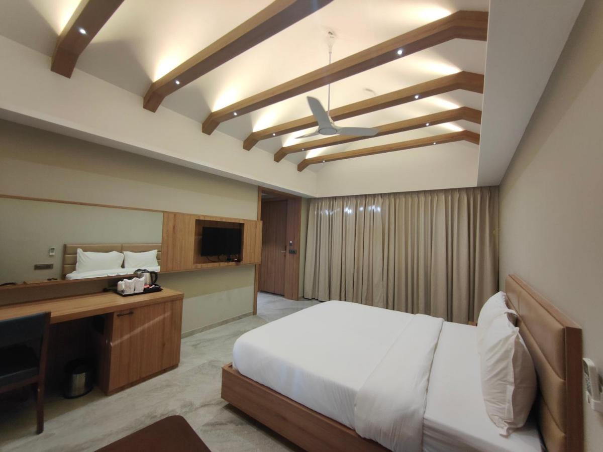 Club Heaven Palanpur Hotel Ngoại thất bức ảnh