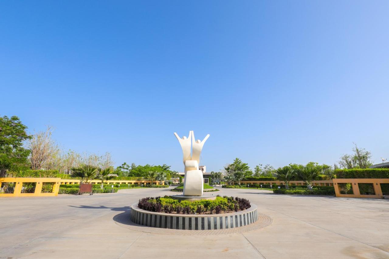 Club Heaven Palanpur Hotel Ngoại thất bức ảnh