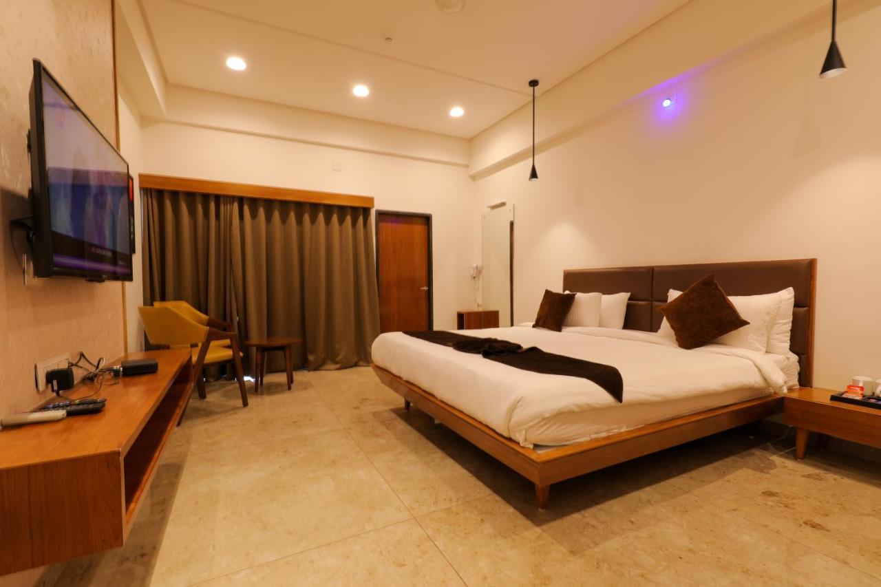 Club Heaven Palanpur Hotel Ngoại thất bức ảnh