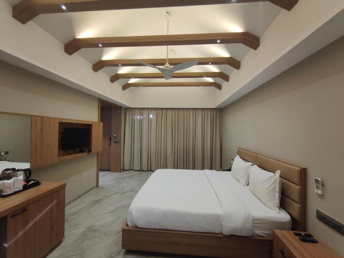 Club Heaven Palanpur Hotel Ngoại thất bức ảnh